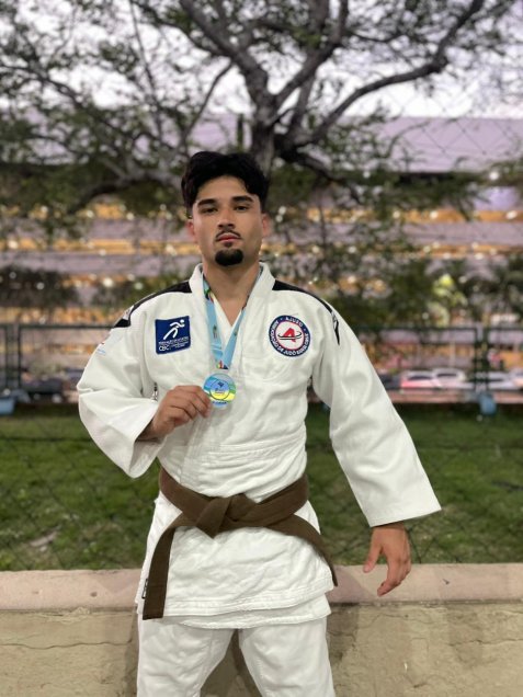 WhatsApp Image 2025 11 25 at 18.08.04