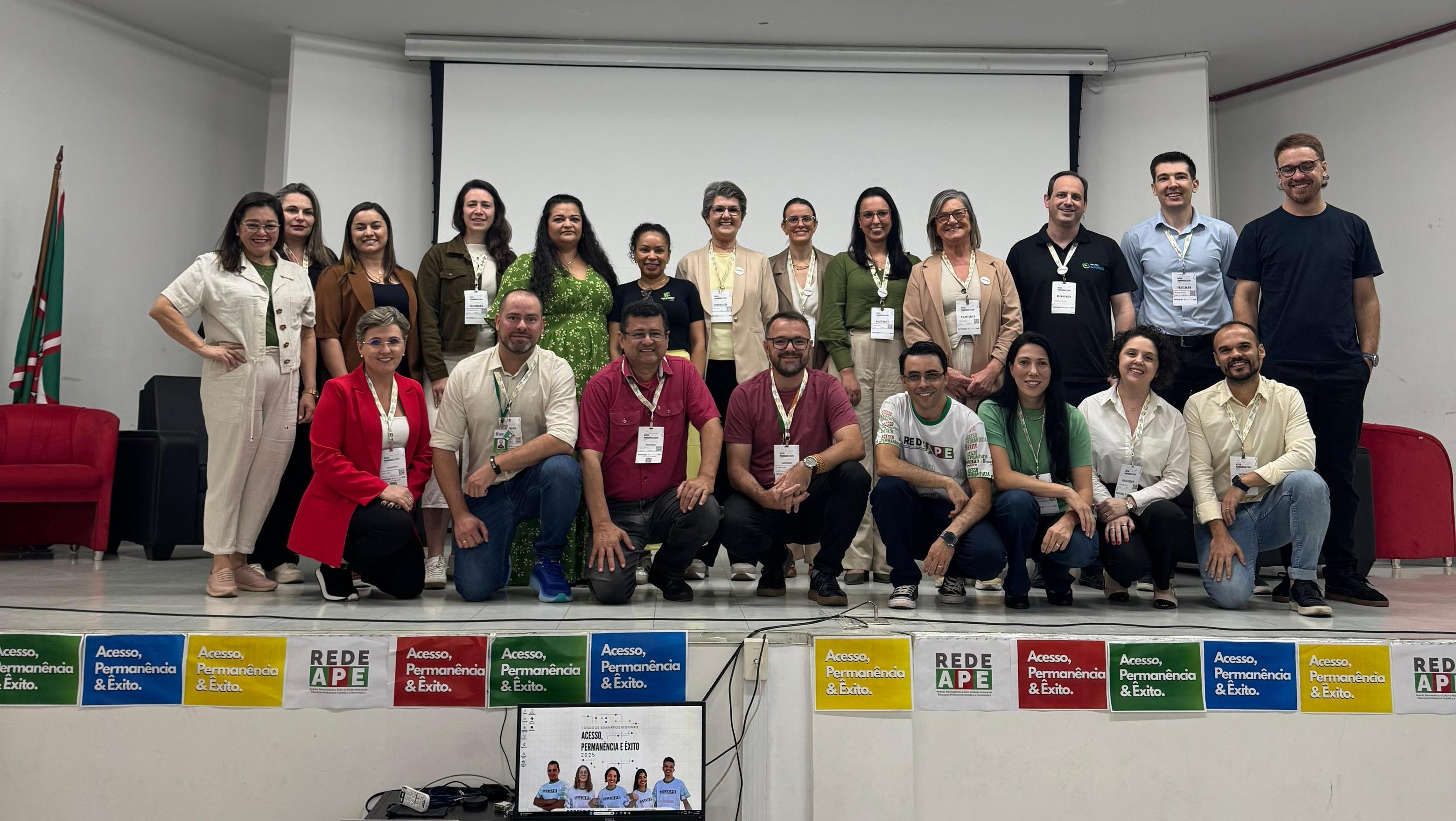 1 Participantes do evento Rede APE