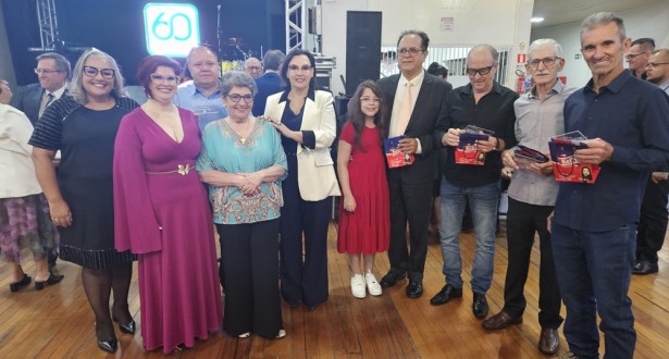 Reitora participa das comemorações pelos 60 anos do Campus Frederico Westphalen homenagem aos egressos_60anos_IFFARFW.jpg