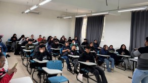 Estudantes da 2ª turma do Programa #PartiuIF visitam o curso de Técnico em Química do IFFar – Campus Alegrete Estudantes da 2ª turma do Programa #PartiuIF visitam o curso de Técnico em Química…